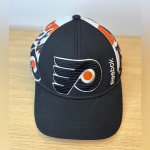 Reebok “Philadelphia Flyers”‎ Hockey Color Block Black and Orange Sports Cap